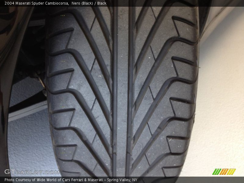 Nero (Black) / Black 2004 Maserati Spyder Cambiocorsa