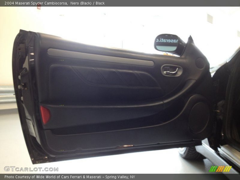 Nero (Black) / Black 2004 Maserati Spyder Cambiocorsa