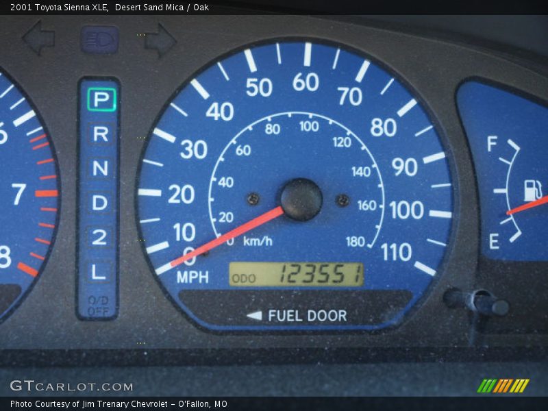 Desert Sand Mica / Oak 2001 Toyota Sienna XLE