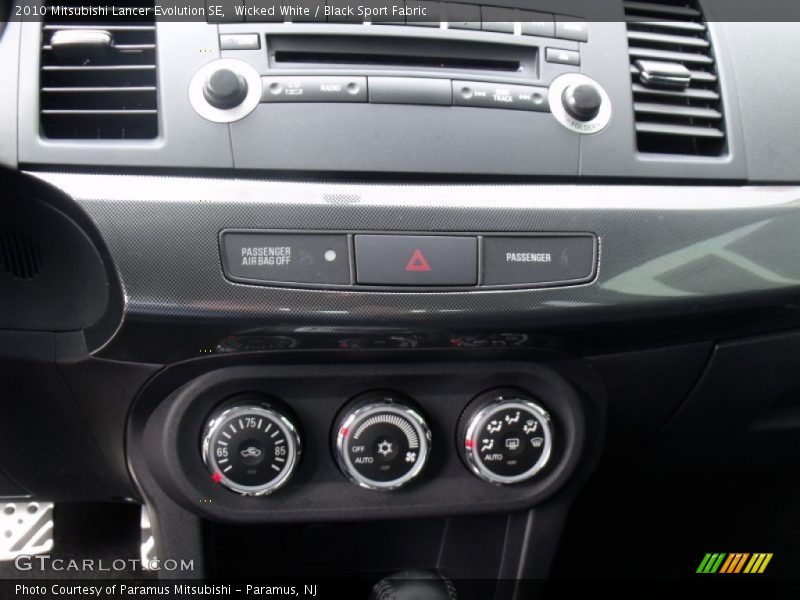 Wicked White / Black Sport Fabric 2010 Mitsubishi Lancer Evolution SE