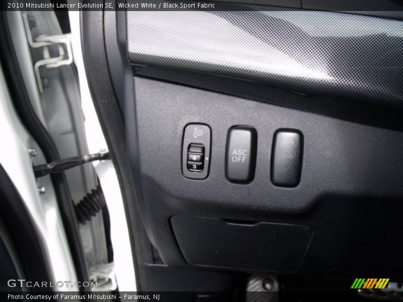 Wicked White / Black Sport Fabric 2010 Mitsubishi Lancer Evolution SE