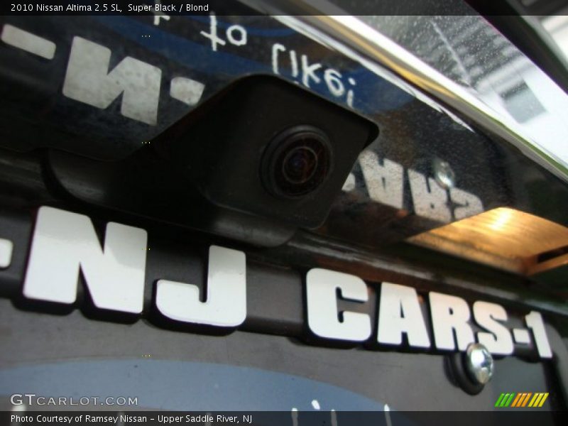 Super Black / Blond 2010 Nissan Altima 2.5 SL