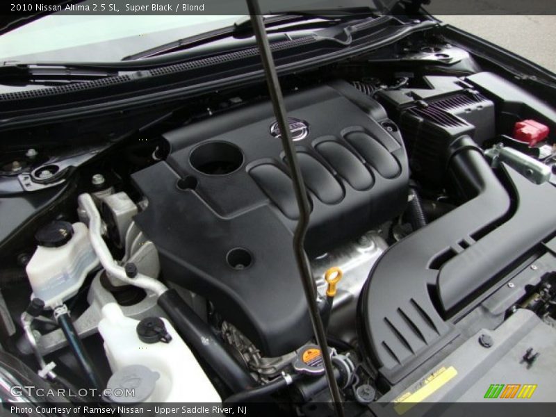 Super Black / Blond 2010 Nissan Altima 2.5 SL