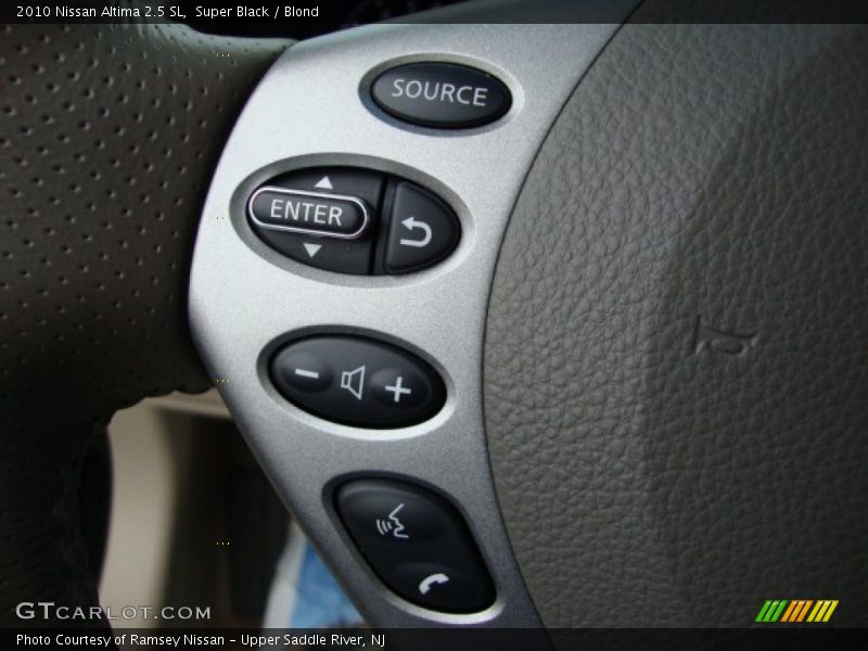 Super Black / Blond 2010 Nissan Altima 2.5 SL