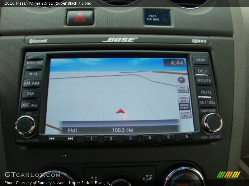 Super Black / Blond 2010 Nissan Altima 2.5 SL