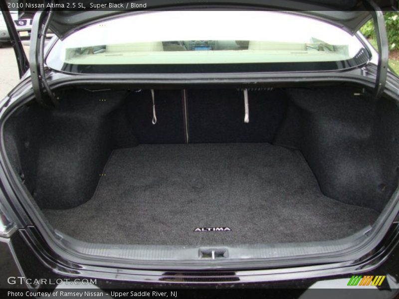 Super Black / Blond 2010 Nissan Altima 2.5 SL