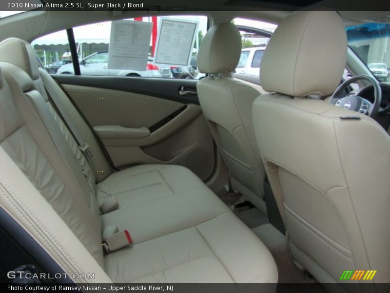 Super Black / Blond 2010 Nissan Altima 2.5 SL