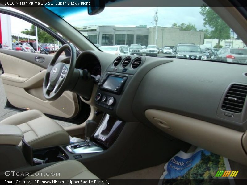 Super Black / Blond 2010 Nissan Altima 2.5 SL