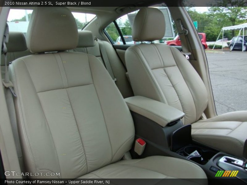 Super Black / Blond 2010 Nissan Altima 2.5 SL
