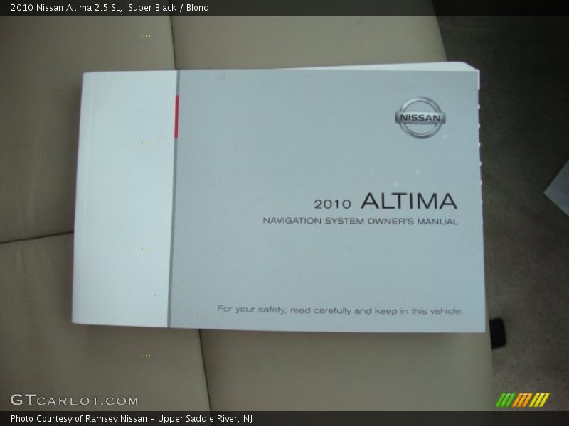 Super Black / Blond 2010 Nissan Altima 2.5 SL