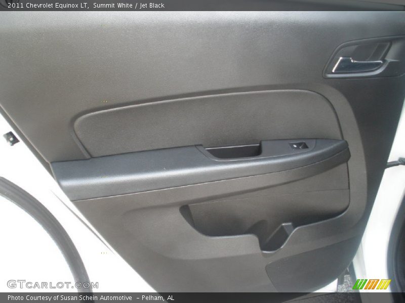 Summit White / Jet Black 2011 Chevrolet Equinox LT