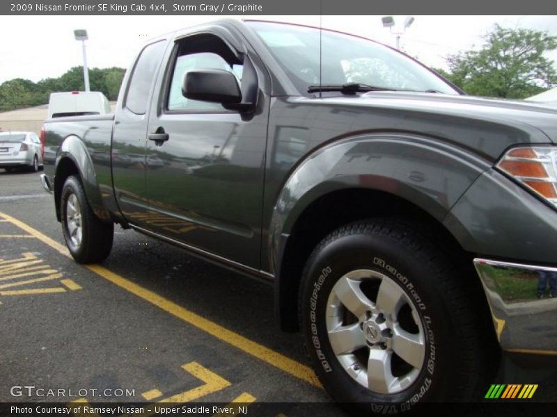 Storm Gray / Graphite 2009 Nissan Frontier SE King Cab 4x4