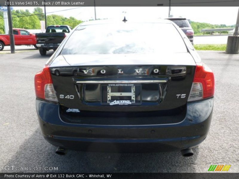 Black / Off Black Leather 2011 Volvo S40 T5