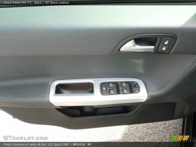 Black / Off Black Leather 2011 Volvo S40 T5