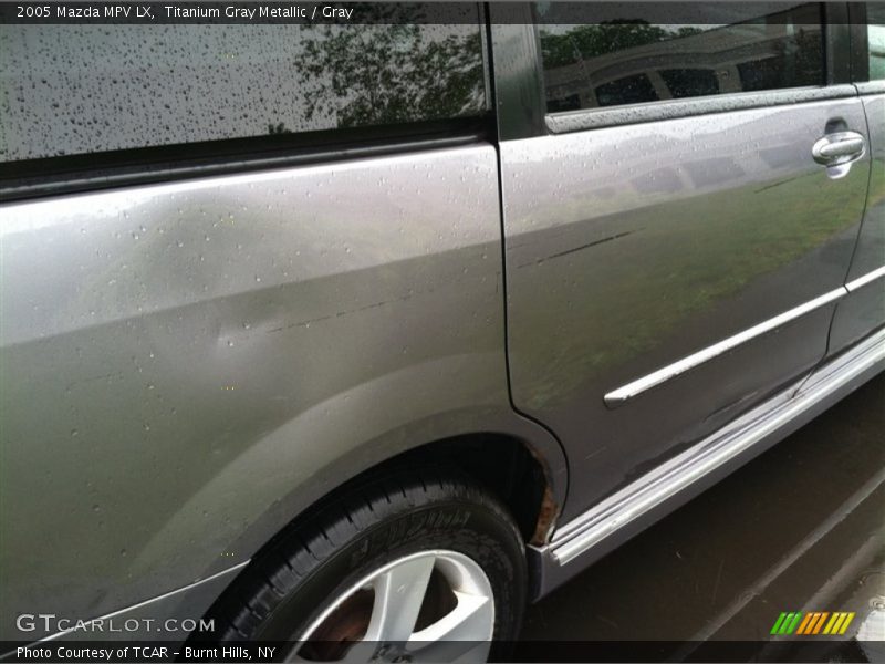 Titanium Gray Metallic / Gray 2005 Mazda MPV LX