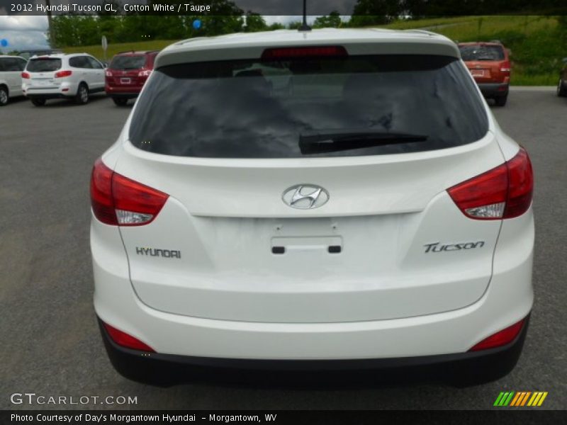 Cotton White / Taupe 2012 Hyundai Tucson GL