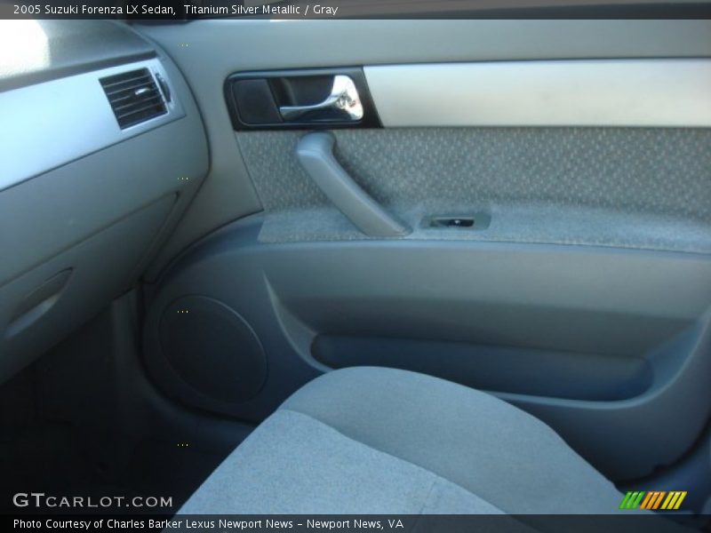 Titanium Silver Metallic / Gray 2005 Suzuki Forenza LX Sedan