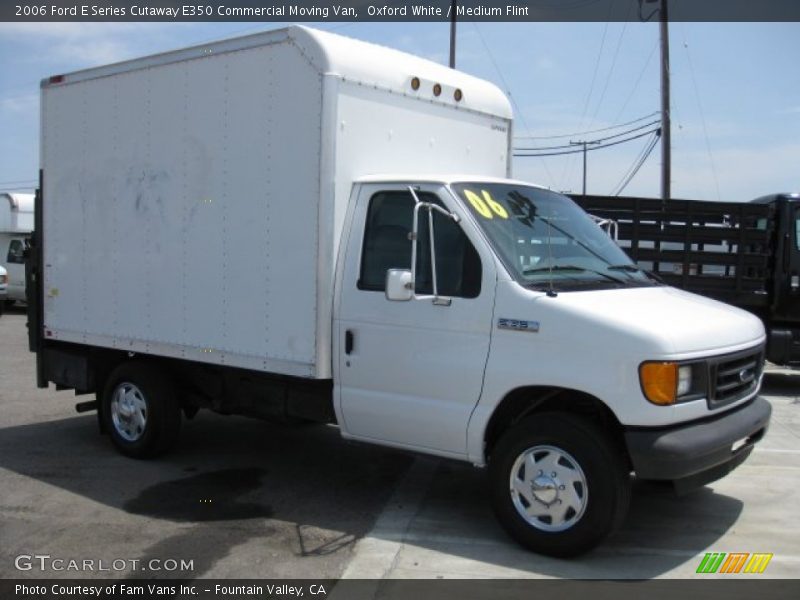 Oxford White / Medium Flint 2006 Ford E Series Cutaway E350 Commercial Moving Van