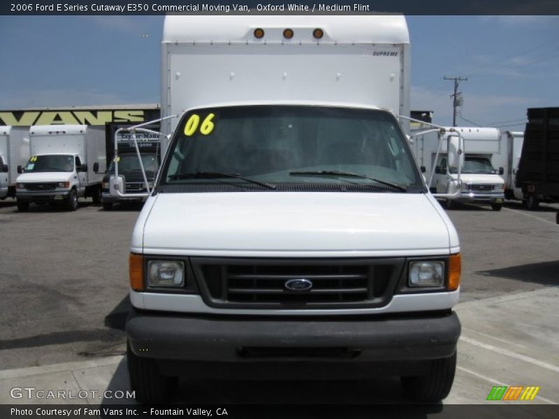 Oxford White / Medium Flint 2006 Ford E Series Cutaway E350 Commercial Moving Van