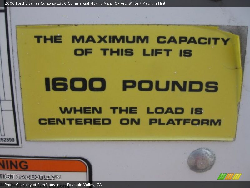 Oxford White / Medium Flint 2006 Ford E Series Cutaway E350 Commercial Moving Van