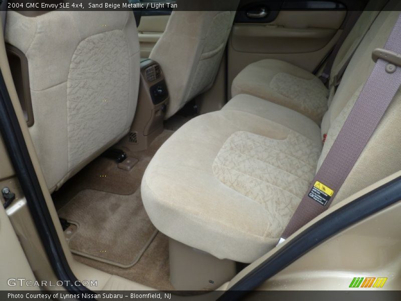 Sand Beige Metallic / Light Tan 2004 GMC Envoy SLE 4x4