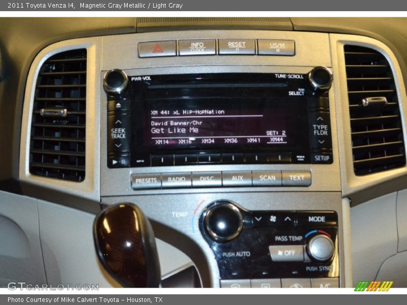 Magnetic Gray Metallic / Light Gray 2011 Toyota Venza I4