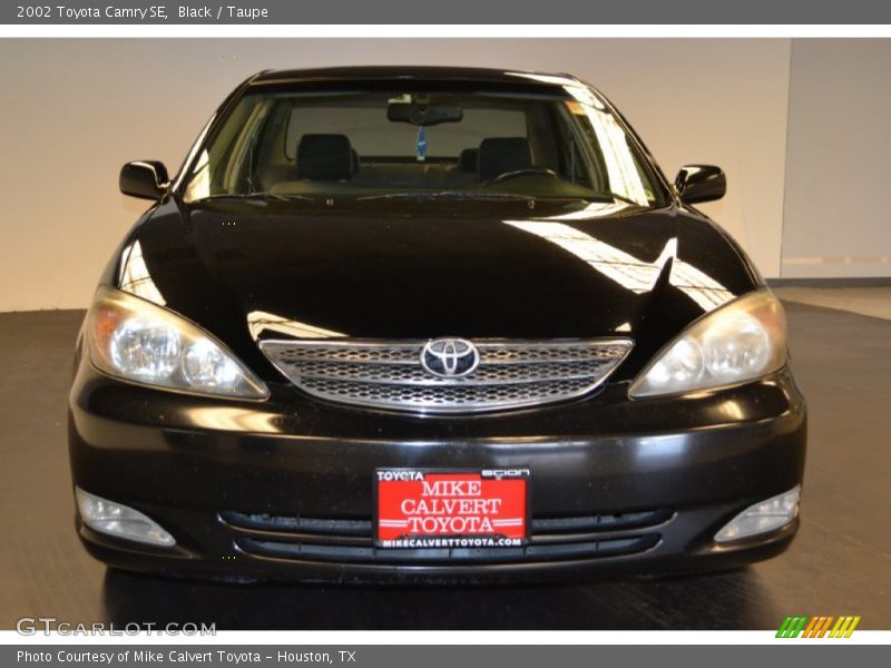 Black / Taupe 2002 Toyota Camry SE