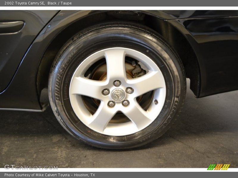 Black / Taupe 2002 Toyota Camry SE