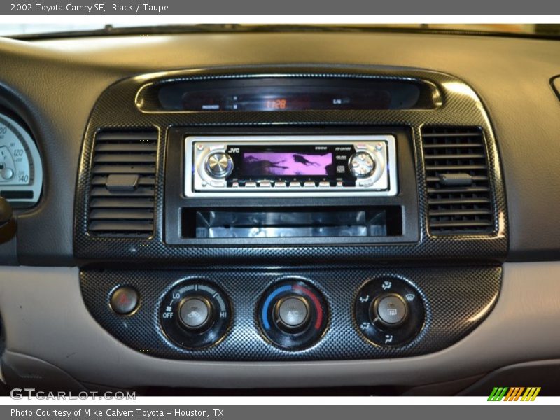 Black / Taupe 2002 Toyota Camry SE