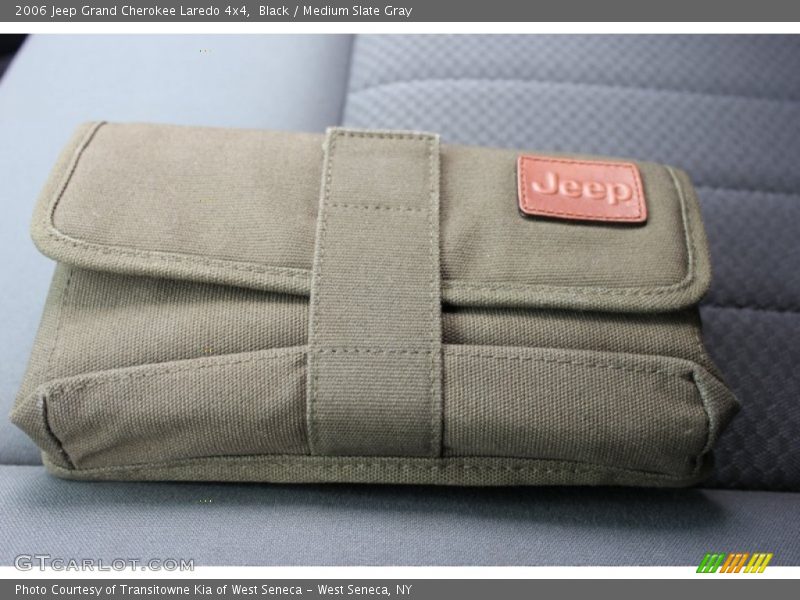 Black / Medium Slate Gray 2006 Jeep Grand Cherokee Laredo 4x4