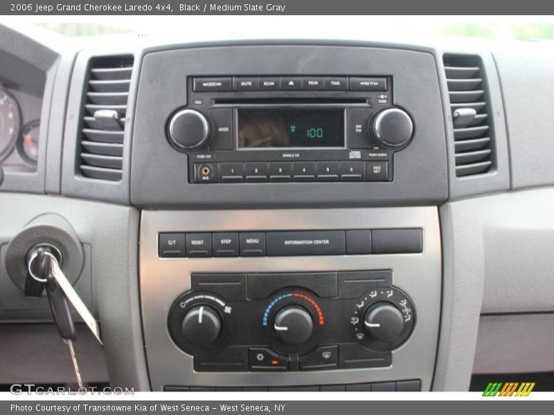Black / Medium Slate Gray 2006 Jeep Grand Cherokee Laredo 4x4