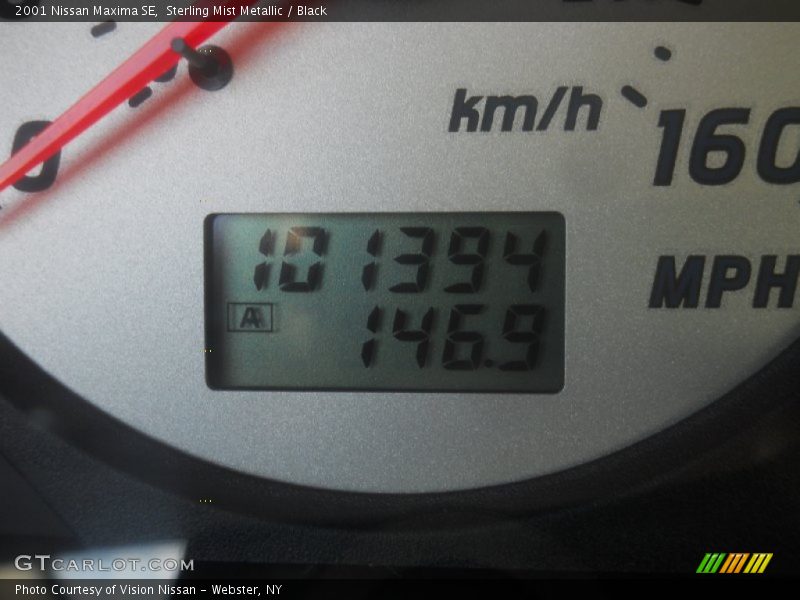Sterling Mist Metallic / Black 2001 Nissan Maxima SE