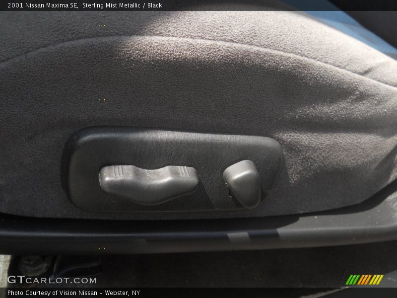 Sterling Mist Metallic / Black 2001 Nissan Maxima SE