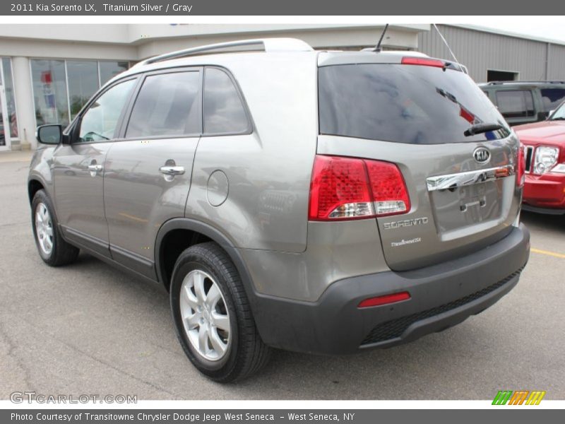 Titanium Silver / Gray 2011 Kia Sorento LX