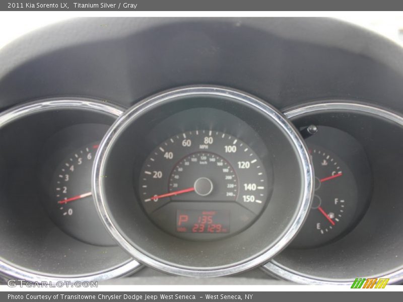 Titanium Silver / Gray 2011 Kia Sorento LX