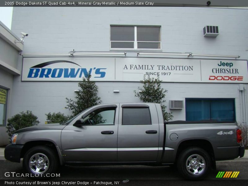 Mineral Gray Metallic / Medium Slate Gray 2005 Dodge Dakota ST Quad Cab 4x4