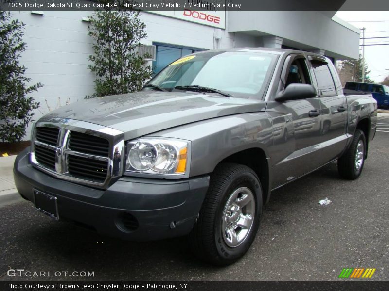 Mineral Gray Metallic / Medium Slate Gray 2005 Dodge Dakota ST Quad Cab 4x4