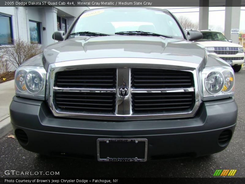 Mineral Gray Metallic / Medium Slate Gray 2005 Dodge Dakota ST Quad Cab 4x4