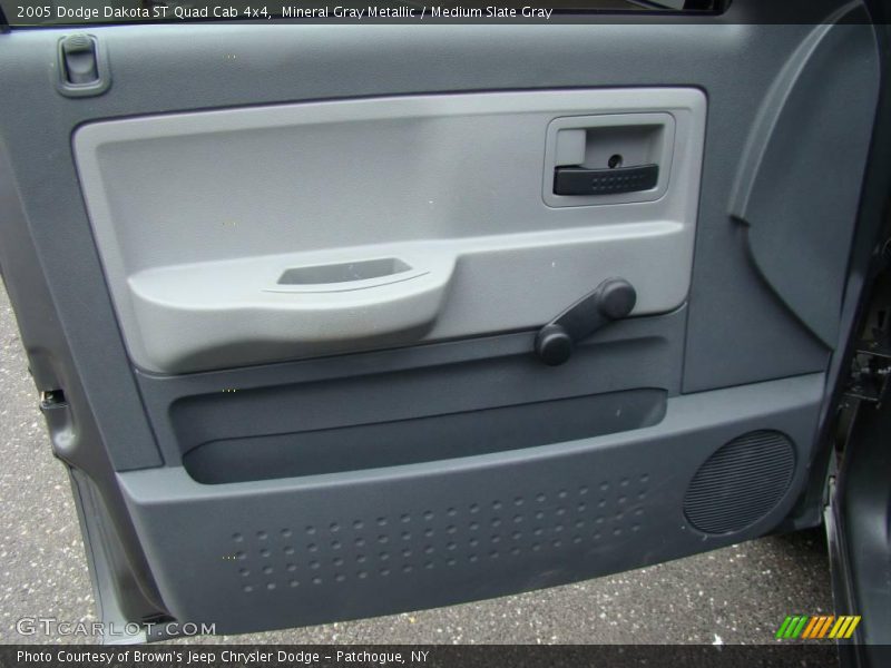 Mineral Gray Metallic / Medium Slate Gray 2005 Dodge Dakota ST Quad Cab 4x4