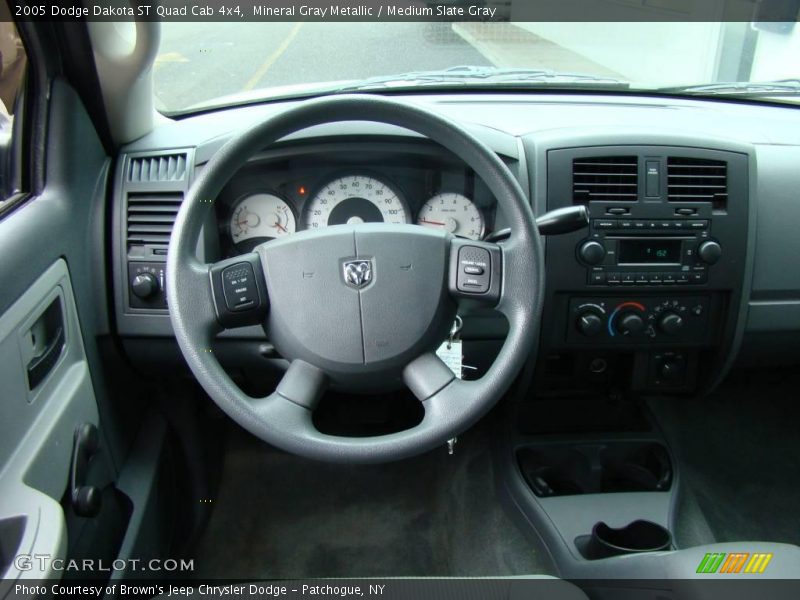 Mineral Gray Metallic / Medium Slate Gray 2005 Dodge Dakota ST Quad Cab 4x4