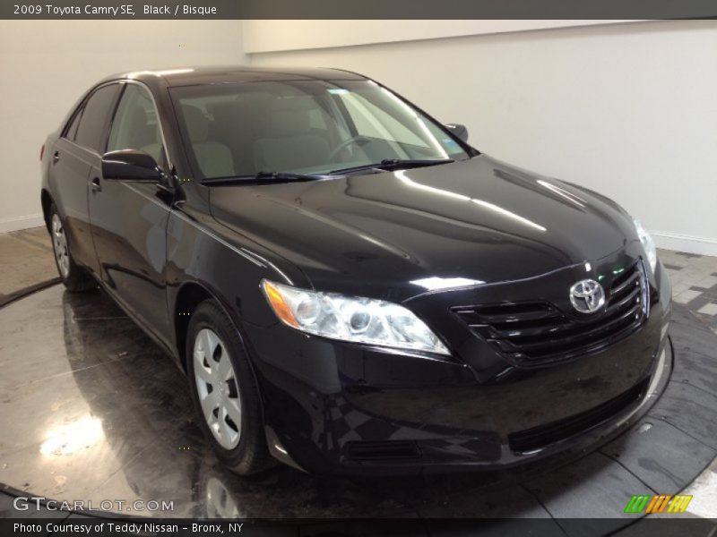 Black / Bisque 2009 Toyota Camry SE