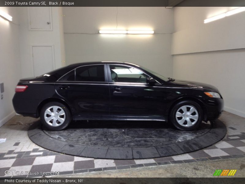 Black / Bisque 2009 Toyota Camry SE