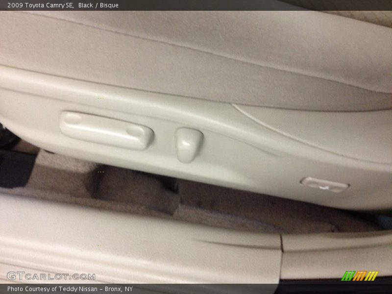 Black / Bisque 2009 Toyota Camry SE