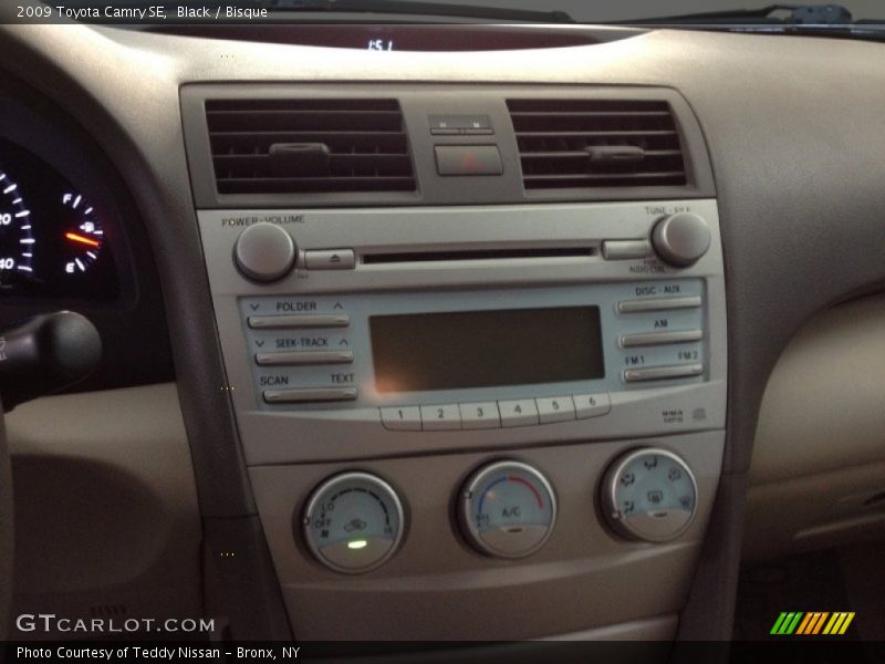 Black / Bisque 2009 Toyota Camry SE
