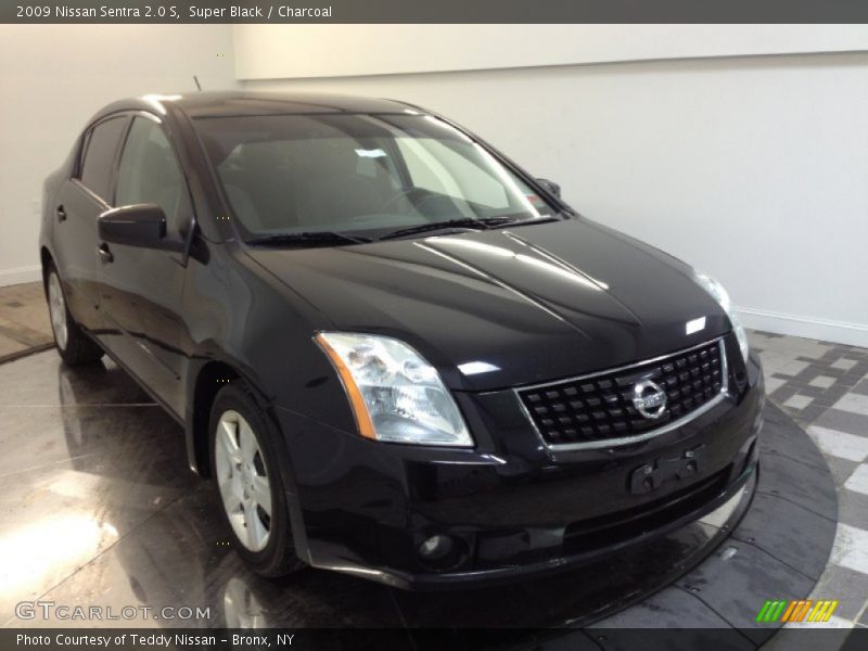 Super Black / Charcoal 2009 Nissan Sentra 2.0 S