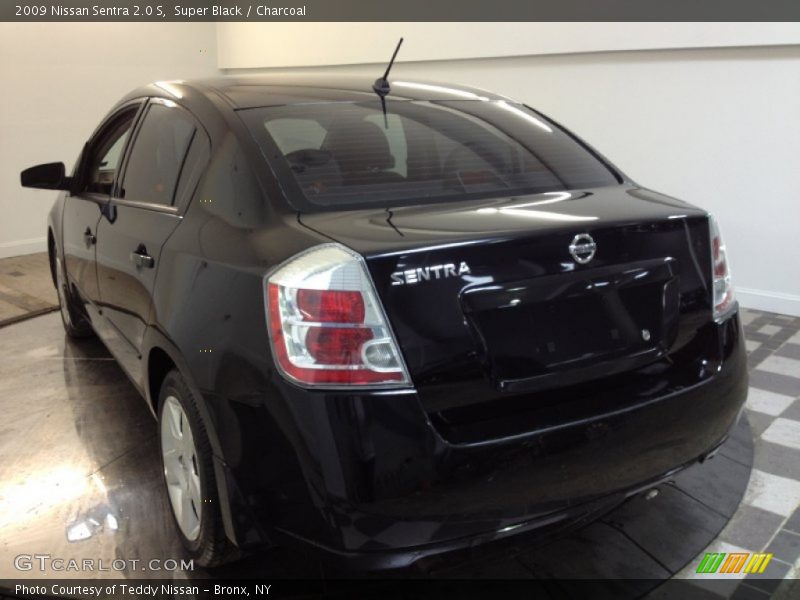 Super Black / Charcoal 2009 Nissan Sentra 2.0 S
