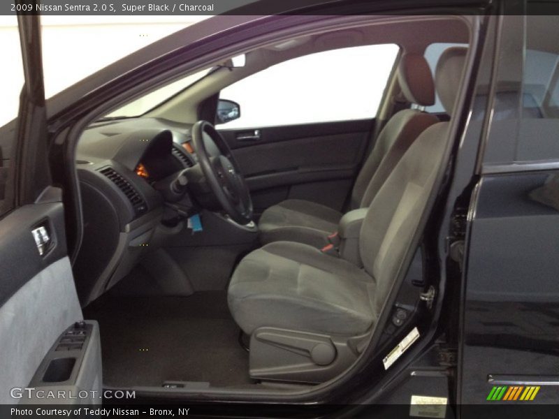 Super Black / Charcoal 2009 Nissan Sentra 2.0 S