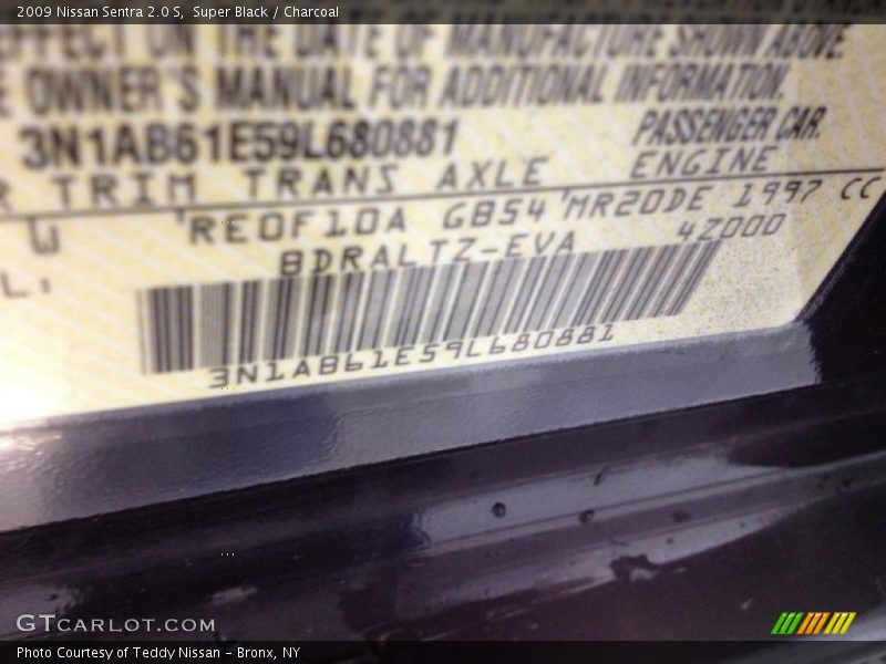 Super Black / Charcoal 2009 Nissan Sentra 2.0 S