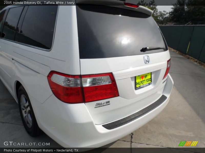 Taffeta White / Ivory 2005 Honda Odyssey EX