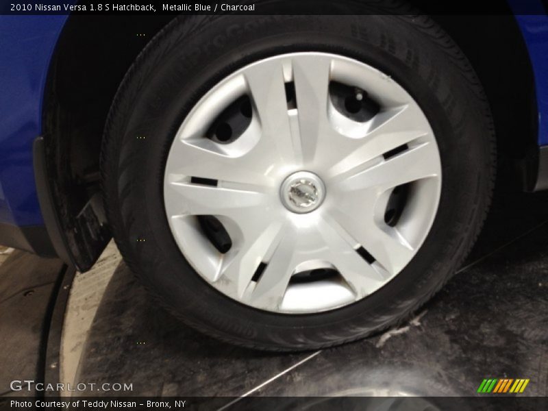  2010 Versa 1.8 S Hatchback Wheel